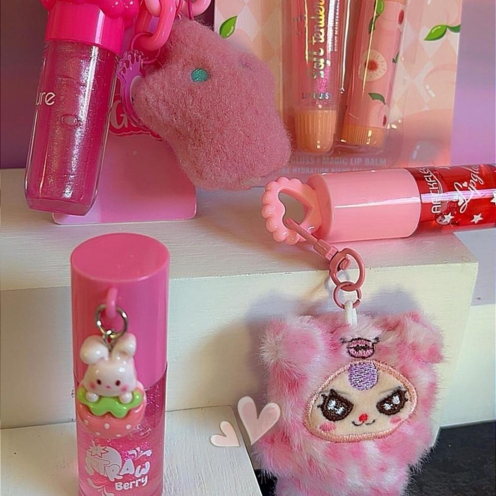 ADORABLE BIG BUNDLE OF KEYCHAIN CHARM KAWAII LIP GLOSS FRUITY BUNDLE NEW